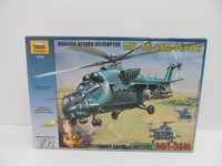 ENS63316 Zvezda 1:72 Hubschrauber MIL Mi-35M Hind E Bausatz, geöffnet,