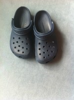 1 Paar Original Crogs dunkelblau - wie neu - schön für Jungen