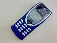Nokia 8210 Blau Ohne Simlock Refurbished Handy-GSM Klassische freies Verschiffen