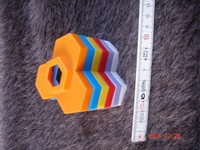 DDR-Kleinkindspielzeug: Reste eines Steckspiels