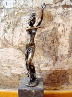 Grosse signierte Bronze-Skulptur,aus einer Sammlung