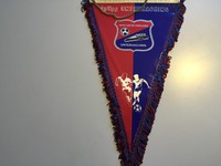 Spvgg Unterhaching XL Wimpel  BRD Versandkostenfrei ca 40x26 cm Metallkette