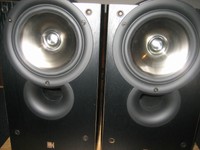 KEF iQ1 Haupt-/Stereolautsprecher, 2- Wege in schwarz, mit Ständer ! Supersound