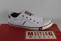 Mustang Slipper Sneakers Halbschuhe weiss Stoff Gummisohle NEU