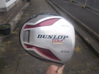 A NICE DUNLOP TOUR 10.5 DEGREE DRIVER & HEAD COVER IN GOOD CONDITION