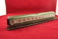 Defekt!Roco Spur H0 SNCF Schnellzugwagen 2.Klasse in grün/guter Zustand