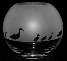 *Duck Gift* 15cm Boxed Crystal Glass Globe Vase with Duck & Duckling Frieze
