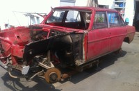 Mercedes Benz W115 Karosse mit Achsen + gutem Blech / Schweller - bei Darmstadt