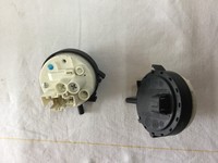Bauknecht Whirlpool Druckschalter. Teil Nr. 37670004
