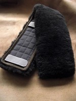 Schöner Lammfell Gurtschoner für Sattelgurt von Kurzgurt bis Langgurt in braun