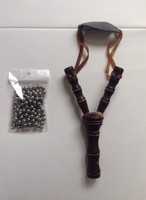 Steinschleuder Schleuder Zwille + 50 Metallkugeln