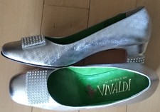 Vintage 1960s 1970s Vivaldi Italy silver evening pumps, size 8