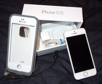 PERFECT Condition Silver Apple iPhone 5s 16GB with Lifeproof Case