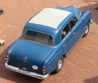 In Restaurierung befindlicher Mercedes-Benz Ponton mit Faltdach