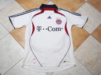 FC Bayern München Trikot Gr. L