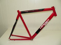 Rennrad Rahmen Alu -Carbon  28"  RH 59  Leader Fox  leicht 1,58kg  rot/schwarz 