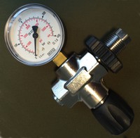 Flaschenprüfmanometer mit zusätzl. Abgang R1/4"