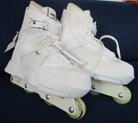 Valo TV.1 Stuntskates Aggressive Skates Inliner Gr. 45, Stuntinliner, Weiß