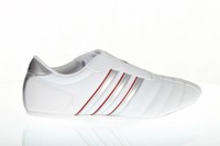 ABVERKAUF: adidas Sneakers TKD III weiß Größe 30, Taekwondo-Schuh, Slipper