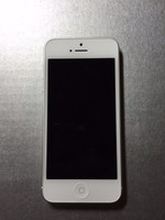 Apple iPhone 5 - 16GB - White & Silver (Unlocked) Smartphone