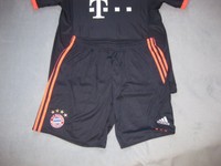 Adidas FC Bayern München Herren Trikot Gr. L - mit Shorts FCB UCL SHO Gr. L 