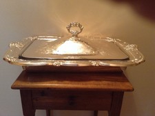 New listing
Beautiful large Oneida silverplate sheet cake lasagna casserole server w/insert
