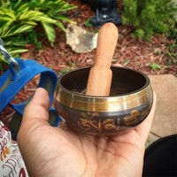 New Yoga Tibetan Hammered Chakra Meditation Singing Bowl With Hand