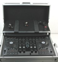 Traktor Kontrol S4 MK1 inkl. S4 Traktor Flight Case v.Händler
