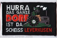 Anti Leverkusen Aufnäher "..das ganze Dorf" Kutte Weste Fan Patch Block + neu +