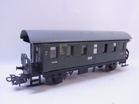 LOT 27731 | Sehr schöne Märklin H0 4002 Personenwagen 2. Klasse Blech 