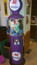 Gas pump bubble gum machine mobilgas takes quarter rare great shape
