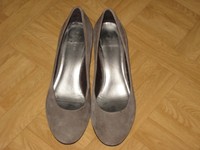 Pesaro Pumps Größe 41 leder schlammfarben