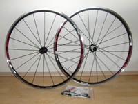 SHIMANO WH-R501 Laufradsatz schwarz rot WHR501 Rennrad 8- 9- 10- fach WHR500