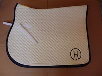 Kavalkade Schabracke, Ministepp,creme, VS,Einfaß blau,Stick Hessen blau