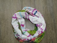 °°Cecil Loop Schal mit bunten Blumen und Blättern°°