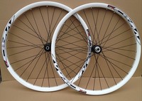 Shimano Deore XT/Mach1 Mad Disc Laufradsatz 26" für Steckachsen 15 und 12 mm