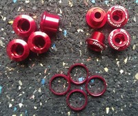 Reverse Kettenblattschrauben 4er SET Schrauben + Muttern + Spacer rot