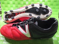FUSSBALLSCHUHE GR. 42