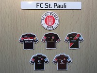 FC St. Pauli Magnet Trikot verschiedene Saisons Logo Bundesliga Fussball