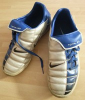 Nike Total 90 Fußballschuhe Halle blau silber - Gr. 43 - sehr gut erhalten!