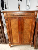 Vertiko; Anrichte; Alter Schrank; zur Restaurierung; Alter unbekannt