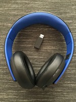 Original SONY PLAYSTATION 4 PS4 WIRELESS 2.0 HEADSET + USB STICK *WIE NEU*