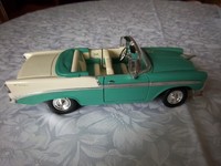 ROAD TOUGH LEGENDES - CHEVROLED BAIL AIR -1956 TÜRKIS - WEISS - 1:18 - RARITÄT -