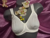 Triumph BH * Lovely Minimizer *-1 Cup creme 75 80 85 90 95 A B C D E NEU