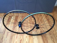 Tune Laufradsatz - King / Kong Naben - No Tube Crest Felge 650b - 1404 gr