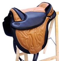 Baumloser Wanderreit Sattel SAMI Tan aus Kunstleder Neu