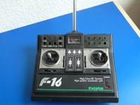 Robbe F-16  Sender 40MHz als Ersatzteilespender für Bastler