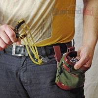 Tasche mit Zwille Katapult Stein Schleuder  Slingshot +100 Stahl Kugel 13_304