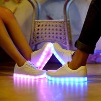 LED Schuhe Damen Herren Schwarz Weiß Sneaker Farbwechsel Light Shoes Blink Licht