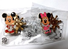 Tokyo Disney Sea - Snowflake Game Prize - Mickey & Minnie Mouse Pin 